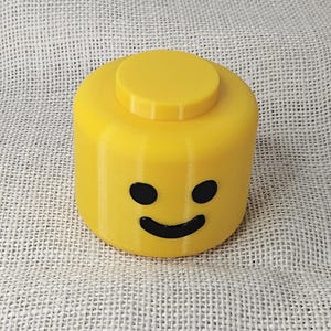BrickHead Trailer Hitch Cover | Lego Inspired Tow Bar Cap | Fits 50mm / 1.97&quot; Tow Ball | Fun Car Accessory & Gift for Lego Fans