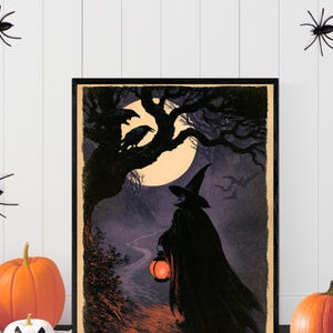 Peut inclure: Une impression murale rectangulaire encadr&eacute;e repr&eacute;sentant une silhouette drap&eacute;e portant un chapeau pointu et tenant une lanterne orange lumineuse sur un chemin nocturne. L'image montre une pleine lune, des arbres sombres, deux corbeaux et des chauves-souris.