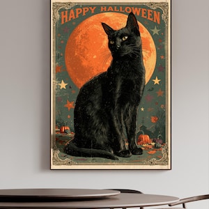 Pode incluir: Um cartaz de parede retangular apresentando um gato preto sentado em frente a uma grande lua cheia laranja. O texto Happy Halloween est&aacute; impresso no topo em laranja. O fundo &eacute; verde escuro com estrelas laranjas e ab&oacute;boras no ch&atilde;o.