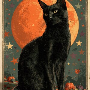 Pode incluir: Um cartaz de estilo vintage com um gato preto sentado em frente a uma grande lua cheia laranja. O texto HAPPY HALLOWEEN est&aacute; impresso no topo. O fundo inclui estrelas espalhadas, ab&oacute;boras laranja e folhas de outono num ambiente verde escuro.