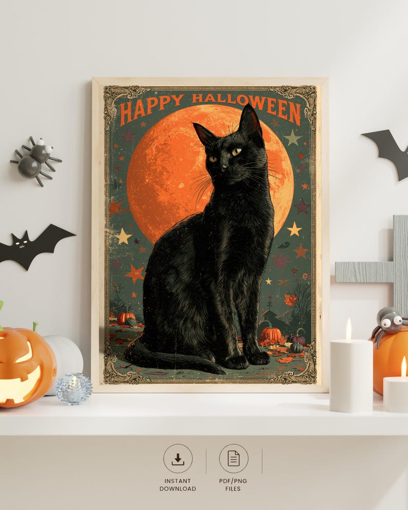 Pode incluir: Uma impress&atilde;o de arte de parede retangular com um gato preto sentado em frente a uma grande lua laranja. O texto HAPPY HALLOWEEN est&aacute; impresso em laranja no topo. O fundo &eacute; uma cena verde escura com estrelas, ab&oacute;boras e uma borda.
