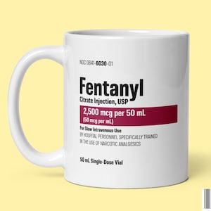 Taza de fentanilo: regalo de broma para profesionales médicos