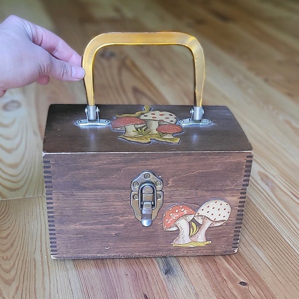 Vintage 1960-70's Wooden Box Purse with Bakelite Handle & Applied Wood Cut-Out Mushrooms. Gary Dallas/Enid Collins Style, Unsigned 9"×6"