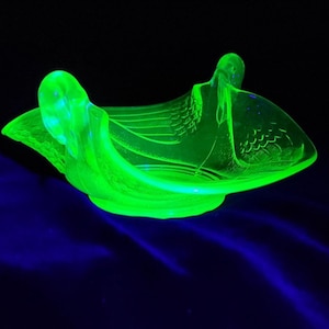 フェントン社 Fenton フェントン アートガラス ウランガラス 置物 Fenton フェントン ハピネスバード 鳥 置物 ヴァセリンガラス