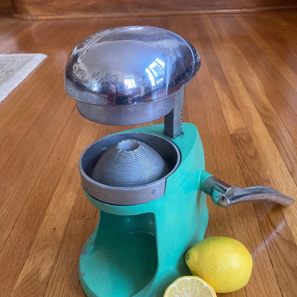 Vintage Juice-O-Mat citrus juicer