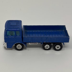 May include: A rustic wooden sign with the text "Welcome to our porch" in white lettering. The sign features a distressed finish and a simple, inviting design, perfect for outdoor decor.