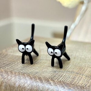 幸運の黒猫 3D ツーパート スタッド イヤリング かわいい プレゼント ギフト 動物 かわいい ネコ科 子猫 ハロウィン 魔女 猫 イヤリング 不気味な猫 スタッド