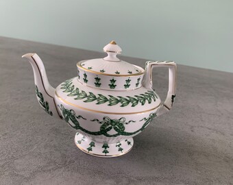 Teekanne aus Sarreguemines-Porzellan mit Lorbeerblättern