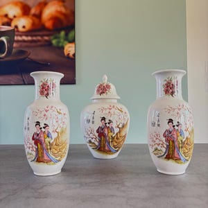 Vintage set of 3 Japanese vases, one has a lid