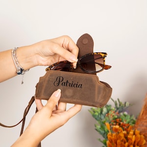 Faltbare Brillenhülle aus Leder mit Magnetverschluss, personalisierter Lederbrillenhalter, Unisex-Brillenhülle, Leder-Sonnenbrillenhülle für Frauen