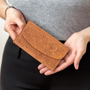 Hobo peg leather wallet sale