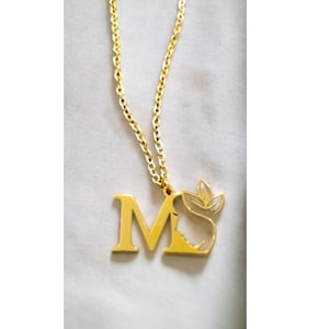 Cadena de acero inoxidable con colgante de Iniciales en forma de flor, collar con Letra, colgante de Alfabeto, Regalo para ella, mujer minimalista simple con clase