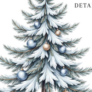 Puede incluir: Ilustraci&oacute;n en acuarela de un &aacute;rbol de Navidad con adornos azules y dorados. El &aacute;rbol tiene un aspecto nevado con agujas blancas y verde azulado. La palabra "DETAILS" es visible.
