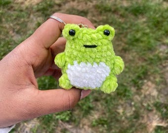 Handcrafted Crochet Frog Plush - Cute Amigurmi Frog Keychain - Pocket Frog - Gift Idea - Gift For Anyone