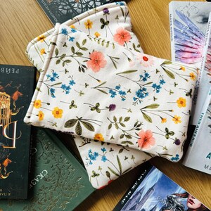 Étui à livres fleuri, cartable en coton, couverture de livre faite main, cadeaux de rentrée, accessoires de lecture, protège-livre coloré, cadeau pour lecteur