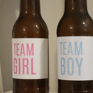 Etiquetas de cerveza para fiesta de revelación de género / Pegatinas de etiquetas de cerveza personalizadas para baby shower / Team Boy o Team Girl / ¿Es él o ella / Anuncio de bebé?