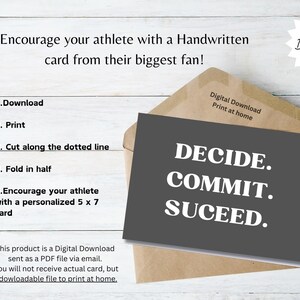 K&ouml;nnte beinhalten: Eine digitale Download-Karte mit den Worten "DECIDE. COMMIT. SUCCEED." auf grauem Hintergrund. Die Karte befindet sich in einem braunen Umschlag. Das Bild enth&auml;lt auch Druckanweisungen und eine "Digital Download"-Grafik.