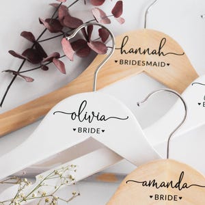 Percha de boda personalizada, percha con nombre y letra personalizada, regalo para padrinos de boda, decoración de boda, regalo para dama de honor, regalo para ambos, percha de novia