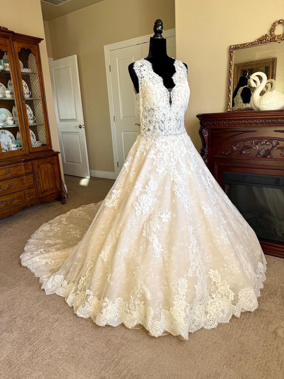 pronovias lace wedding dress White One JIANNA Size 10 Wedding Dress Lace Mermaid Bridal