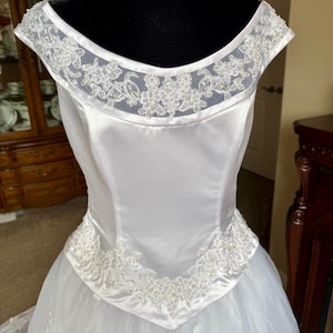 Vintage Signature Wedding Dress- New Old Stock Cleaned and Preserved - Timeless, Beaded Alencon lace and tulle Ballgown with Veil!!