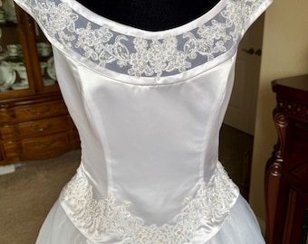 Vintage Signature Wedding Dress- New Old Stock Cleaned and Preserved - Timeless, Beaded Alencon lace and tulle Ballgown with Veil!!
