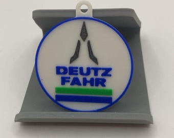 Key ring with the lettering &quot;DEUTZ FAHR&quot;