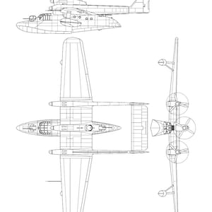 Op de afbeelding: Een zwart-witte lijntekening van een Blohm & Voss BV 138-vliegboot. Het vliegtuig wordt in drie aanzichten getoond: zijaanzicht, bovenaanzicht en vooraanzicht. De tekening is gedetailleerd en toont de vleugels, romp, staart en motoren van het vliegtuig.