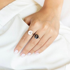 Anillo inicial de oro, anillo personalizado, anillo de letras del alfabeto, anillo de letras personalizado, joyería inicial, anillos de sello, banda de nombre personalizado