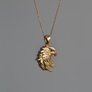 14K Gold Eagle Pendant Necklace for Men: Symbol of Strength