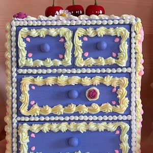 Vintage-Style Fake Cake Cherry Jewelry Box
