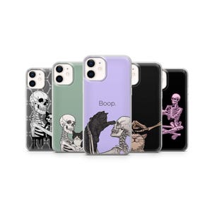 黒猫の電話ケース スケルトン 怖いカバー iPhone 15 Pro Max、14 Plus、13、12、11、XR、Samsung S24、S23、A54、A53、Pixel 8 Pro、7 に適合