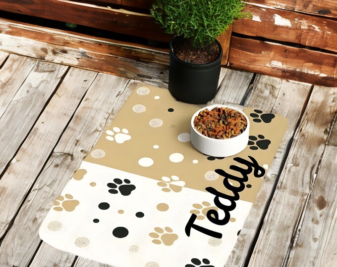 Personalized dog or cat food mat – a cute and practical accessory to keep your dog's or cat's favorite corner clean.