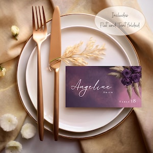 Modelo de cartões de lugar florais roxos para casamento, modelo editável Canva, cartão de nome de mesa, plano e dobrável, grama de pampas boho #L1RSPE