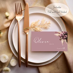 Cartões de lugar florais malva, modelo de casamento, modelo editável Canva, cartão de nome de mesa, plano e dobrável, grama de pampas boho #L1RSMC
