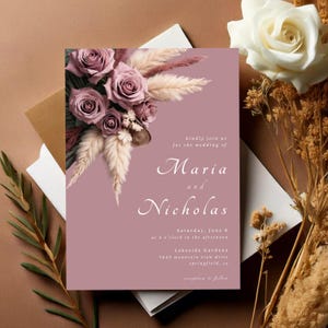 Mauve bloemenhuwelijksuitnodiging, bewerkbare canvassjabloon, direct downloaden, afdrukbare en e-mailuitnodiging, boho pampagras #L1RSMC