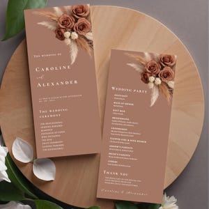 Plantilla para programa de boda Pantone en color mousse de moca, programa de ceremonia, itinerario floral elegante, plantilla Canva, anverso y reverso #L1RSMM