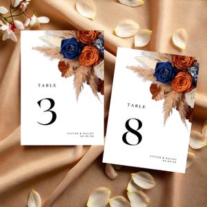 Panneaux de numéro de table de mariage floral bleu marine, orange brûlé, modèle modifiable sur toile, carte numéro de table floral, herbe de la pampa rose #F7RSNO