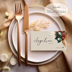 Plantilla para tarjetas de lugar de boda con diseño floral en marrón cobre y verde salvia, plantilla editable de Canva, tarjeta con nombre para mesa, plana y plegable, hierba de la pampa n.° L1RSSC