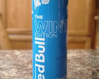 20oz Customizable Energy Drink Iced Vanilla Berry Tumbler with metal straw