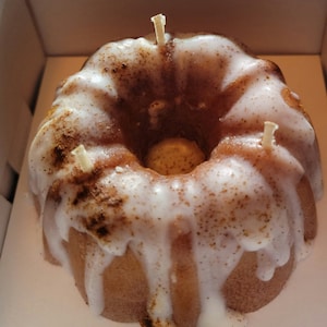Cinnamon Swirl Bundt Cake Candle