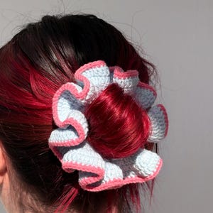 Elastico per capelli all'uncinetto con volant - Accessorio per capelli fatto a mano color pastello