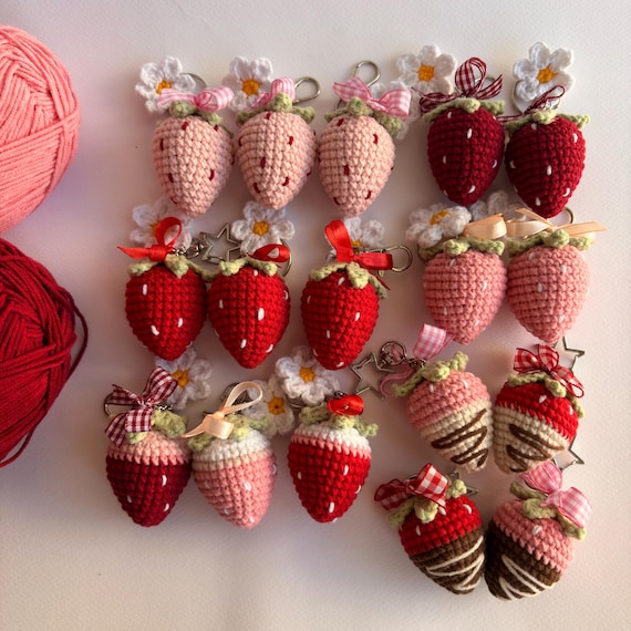 Handmade Crochet Strawberry Keychain – Kawaii Bag Charm with Flower- Small Handmade Gift