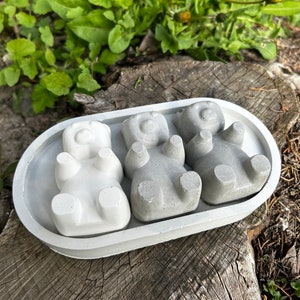 Gummy bear concrete diffuser for essential oils, diffusion stone, aromatherapy diffuser, desk decor, housewarmings, gifts, passive diffuser