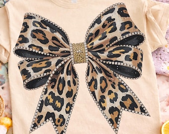 Leopard Kokette Bogen PNG, Adrettes Leopard Bogen Shirt Design, Glitzer Leopard Band PNG, Trendige Girly Bogen Sublimationsgrafik