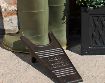 Lovely Cast Iron Boot Jack, Classic Design