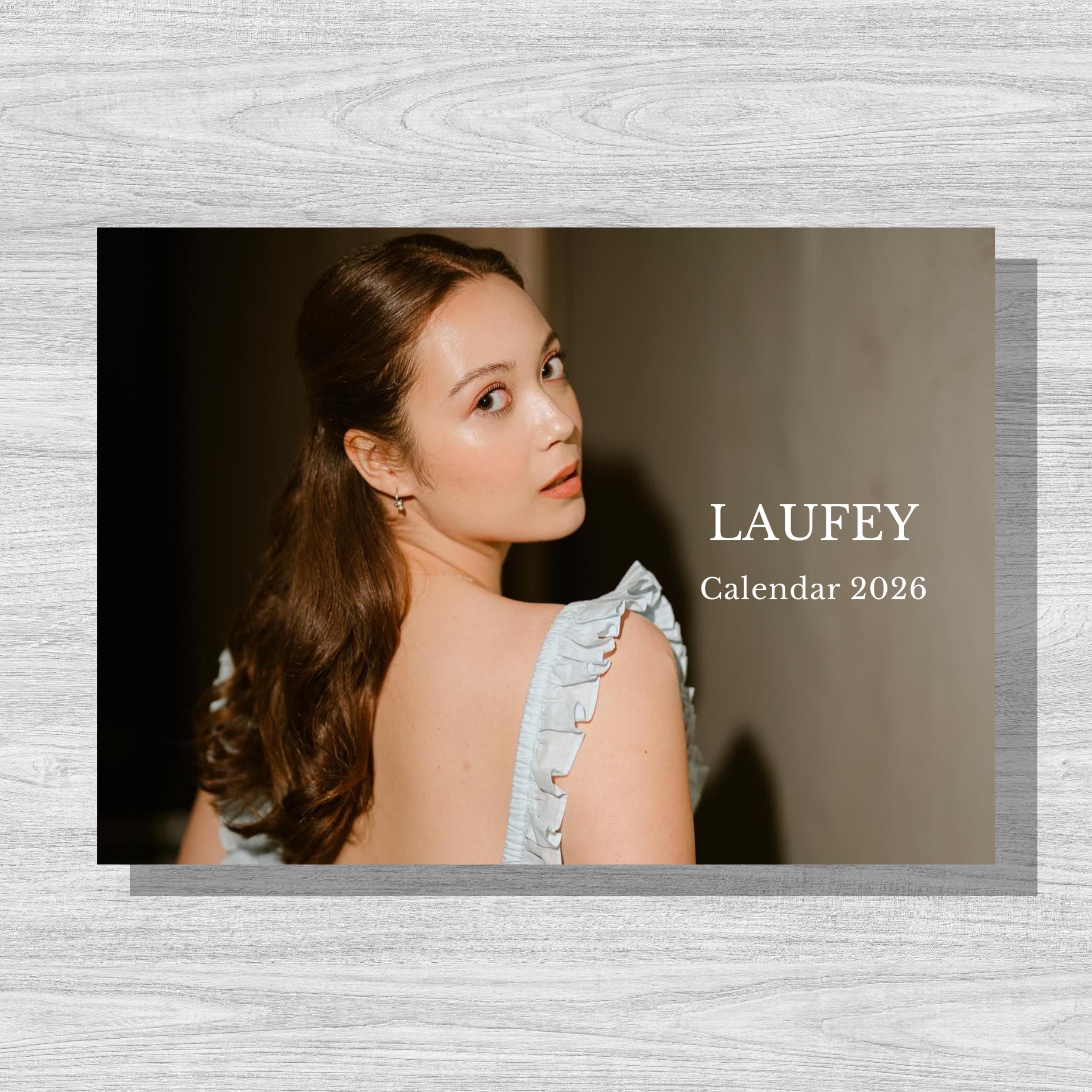 Laufey poster - Etsy 日本