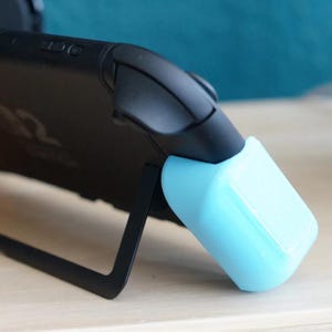 Switch 2 Joy-Con Grips – Ergonomic 3D Printed Handle for Handheld Play | Tool-Free, Dock-Compatible Comfort Mod