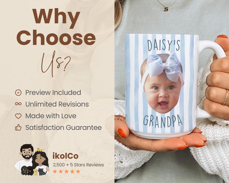 K&ouml;nnte beinhalten: Eine wei&szlig;e Keramiktasse mit blau gestreiftem Hintergrund und einem Babyfoto. Auf der Tasse steht "DAISY'S GRANDPA". Das Bild enth&auml;lt auch den Text "Why Choose Us?" und "ikolCo".