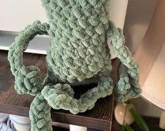 Crochet Forest Green Leggy Frog