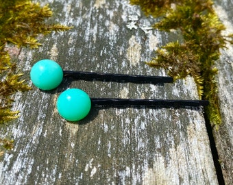 Épingles à cheveux en verre d'uranium magiques, opale bleu-vert, lueur UV, cabochon 11 mm, pinces à cheveux magiques - brille à la lumière noire